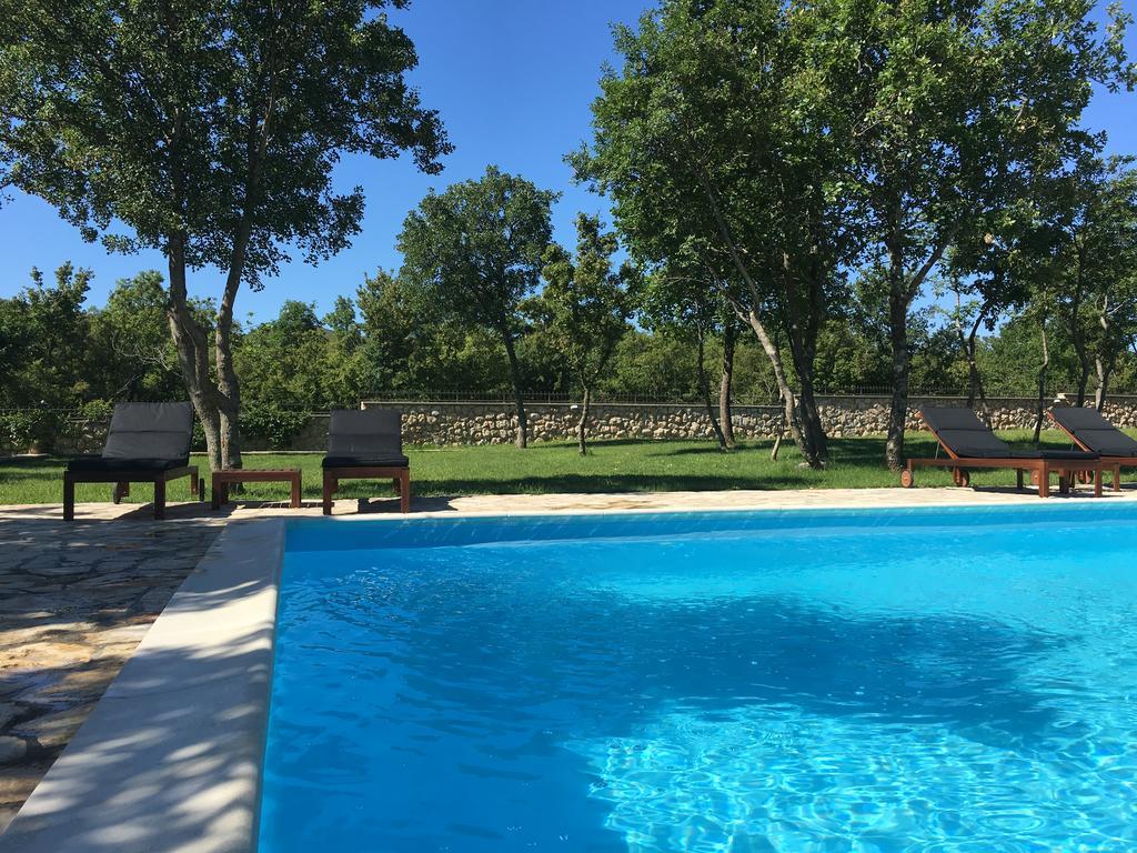 Micanovi Dvori Mobile Home Village Zrmanja โอเบรอควาซ ภายนอก รูปภาพ