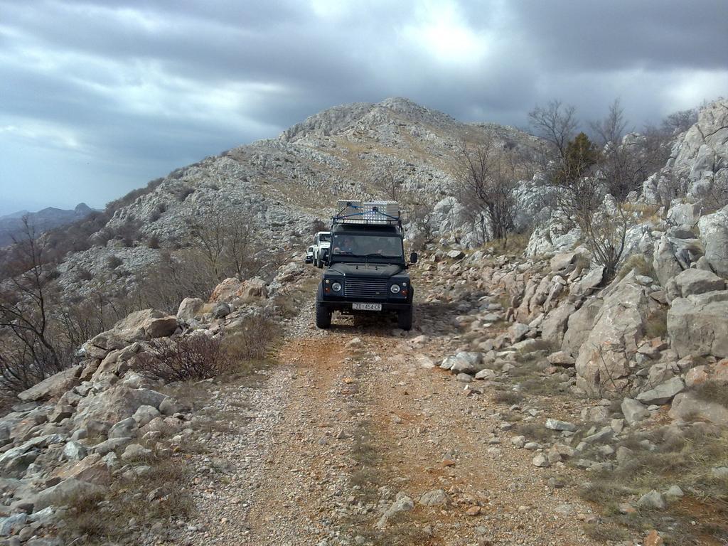 Micanovi Dvori Mobile Home Village Zrmanja โอเบรอควาซ ภายนอก รูปภาพ