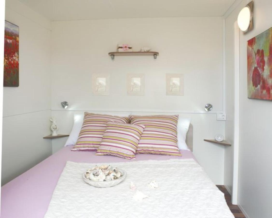 Micanovi Dvori Mobile Home Village Zrmanja โอเบรอควาซ ห้อง รูปภาพ