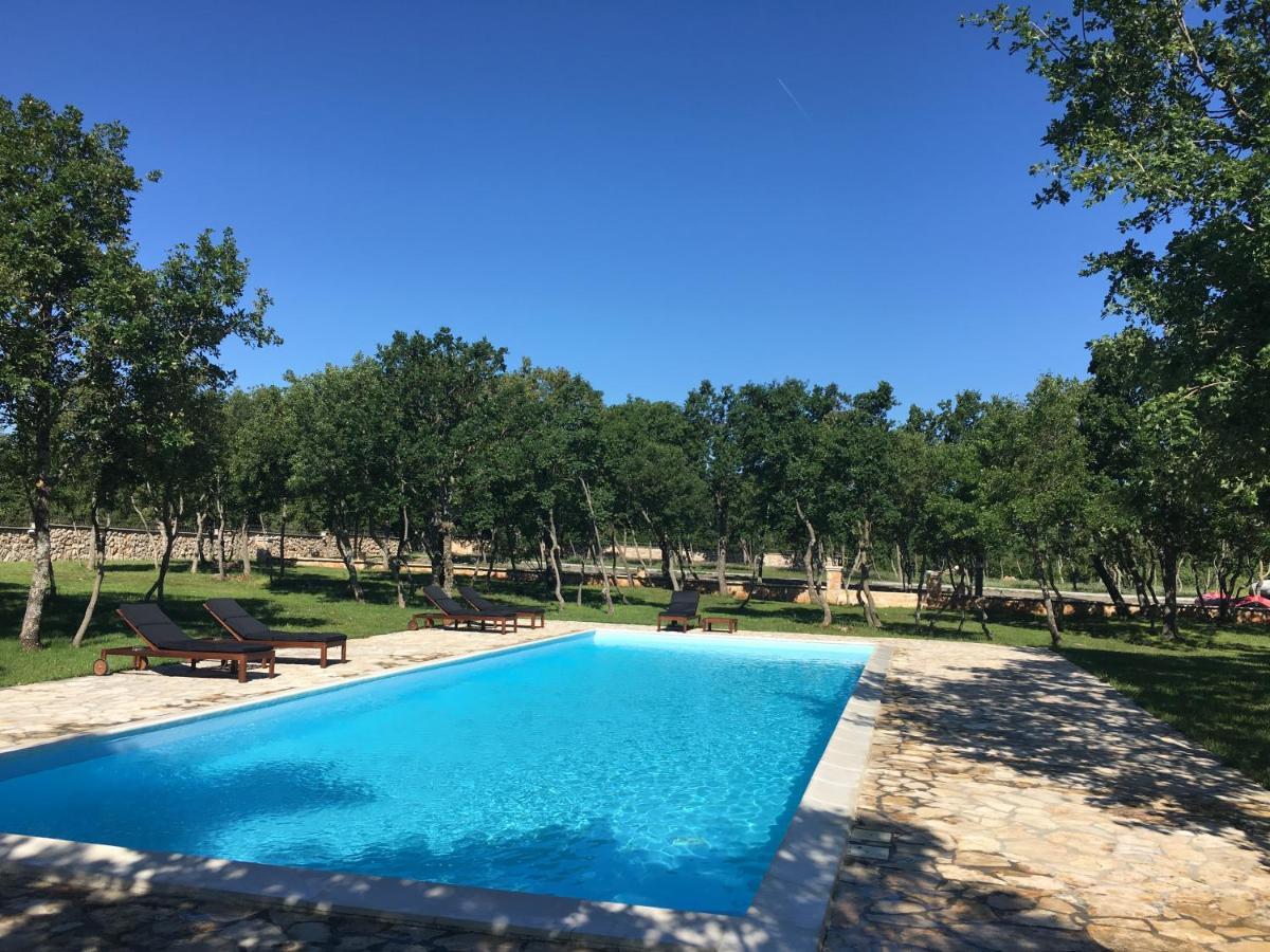 Micanovi Dvori Mobile Home Village Zrmanja โอเบรอควาซ ภายนอก รูปภาพ